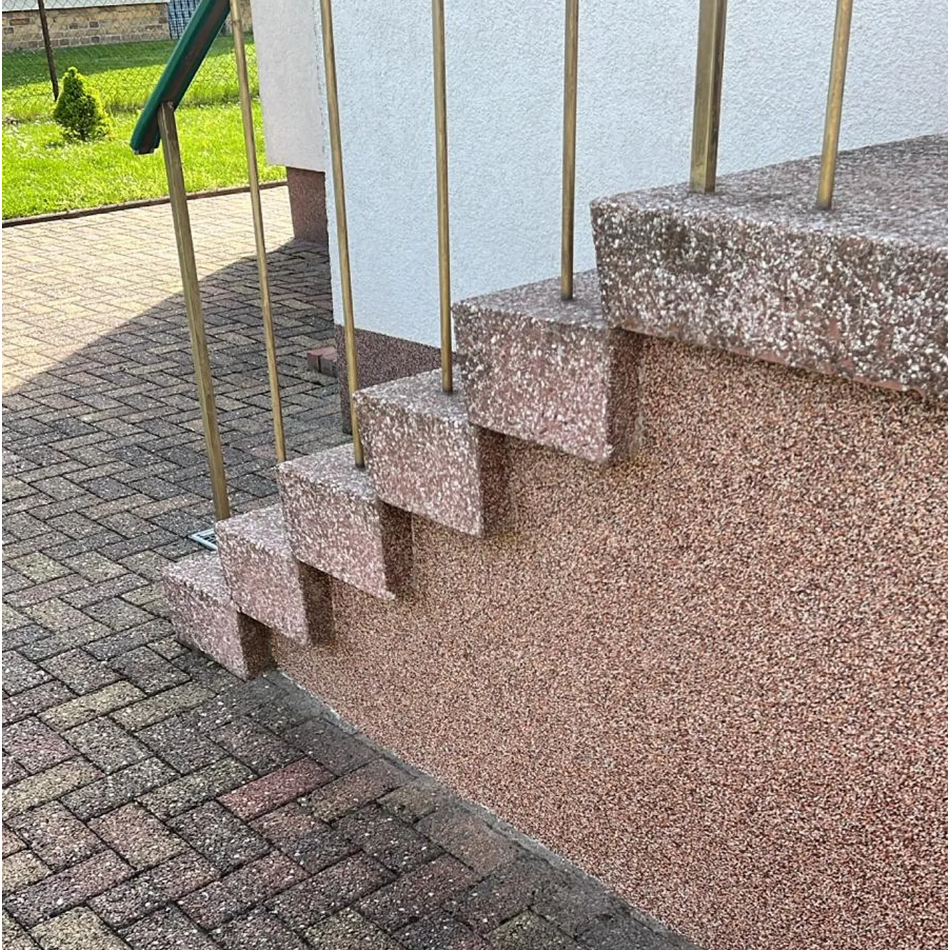Treppenstufen nach der Sanierung